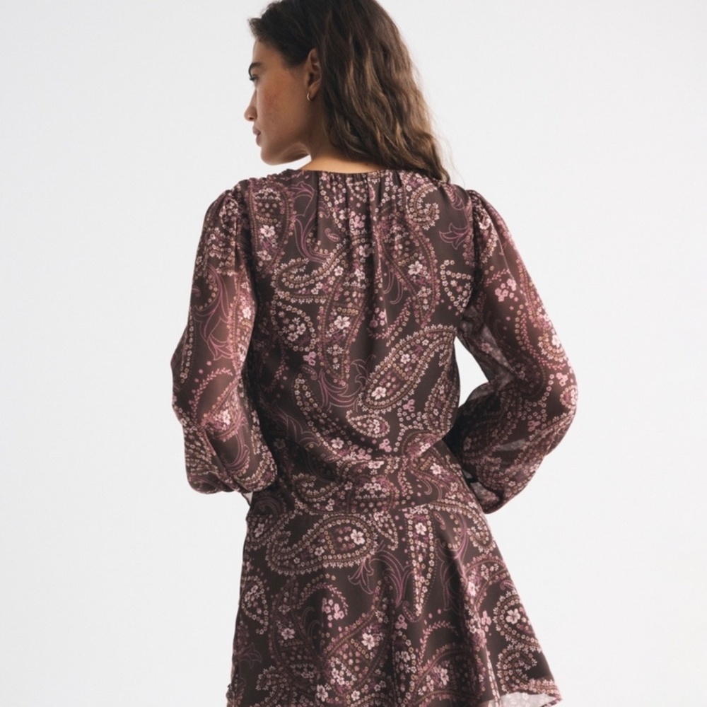 BNWT Abercrombie Long-Sleeve Plunge Wrap Mini Dress - Picture 5 of 12